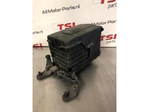 Used Battery box Seat Leon (1P1) 1.2 TSI Price € 30,00 Inclusive VAT offered by TSI-Parts