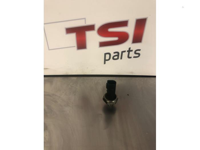 Begagnade Oljetryckssensor Volkswagen Golf VI (5K1) 1.4 TSI 160 16V Pris € 12,00 Marginaltabell erbjuds av TSI-Parts / Allmotorparts B.V.