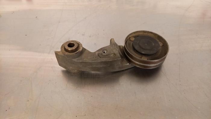 Usados Rodillo tensor correa múltiple Audi Q7 (4LB) 4.2 FSI V8 32V Precio € 41,00 Norma de margen ofrecido por TSI-Parts / Allmotorparts B.V.