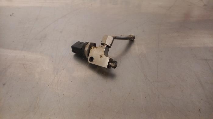 Usagé Conduit de carburant Audi Q7 (4LB) 4.2 FSI V8 32V Prix € 41,00 Règlement à la marge proposé par TSI-Parts / Allmotorparts B.V.