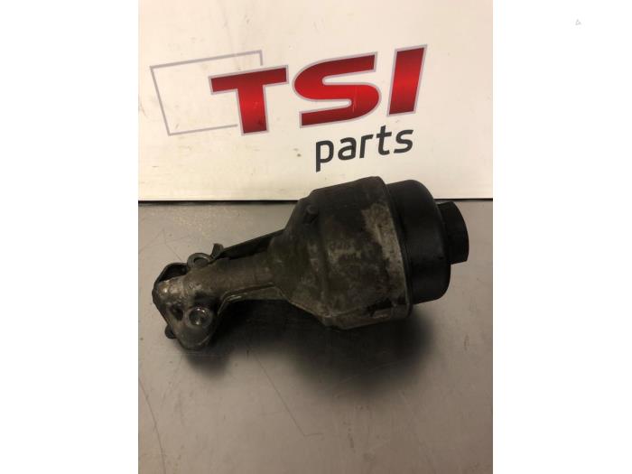 Gebrauchte Ölfiltergehäuse Volkswagen Polo V (6R) 1.2 12V Preis € 25,00 Margenregelung angeboten von TSI-Parts / Allmotorparts B.V.