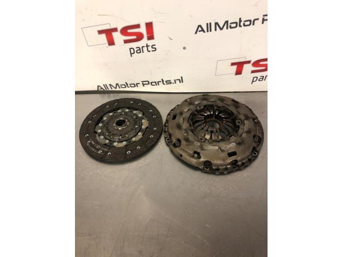 Begagnade Tryckplåt Volkswagen Tiguan (5N1/2) 1.4 TSI 16V Pris € 83,00 Marginaltabell erbjuds av TSI-Parts / Allmotorparts B.V.