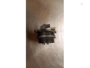 Wasserpumpe van een Volkswagen Golf V (1K1) 1.4 TSI 140 16V 2008