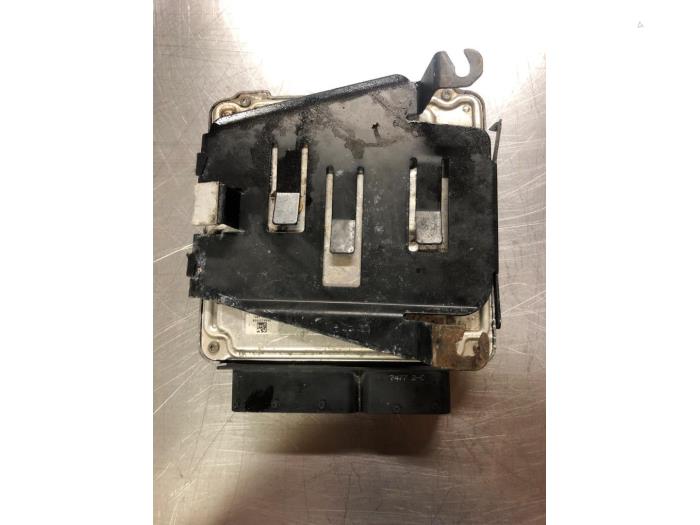 Engine management computer from a Volkswagen Golf V (1K1) 2.0 TFSI GTI 16V 2005