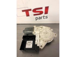 Gebrauchte Fenstermotor Tür Audi A3 (8P1) 2.0 16V FSI Preis € 50,00 Mit Mehrwertsteuer angeboten von TSI-Parts