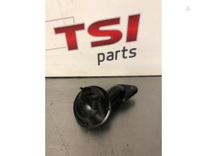 Usados Tubo de aspiración de aceite Audi A4 (B8) 1.8 TFSI 16V Precio € 7,50 IVA incluido ofrecido por TSI-Parts