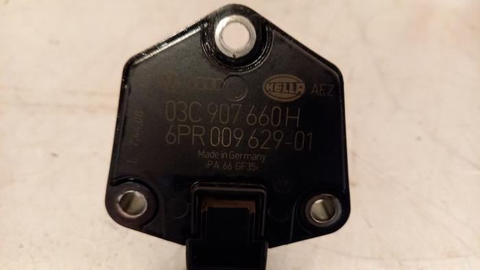 Oil level sensor from a Seat Exeo (3R2) 1.8 TSI 16V 2012
