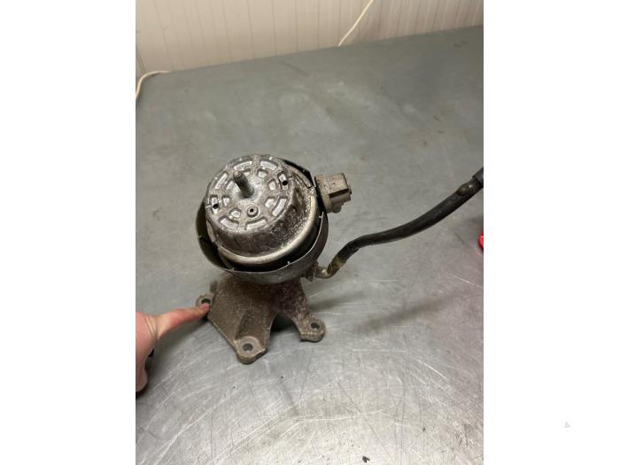 Usagé Support moteur Audi A6 (C6) 2.4 V6 24V Prix € 12,00 Règlement à la marge proposé par TSI-Parts / Allmotorparts B.V.