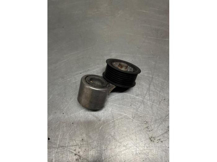 Gebruikte Rodillo tensor correa múltiple Audi S4 Avant (B8) S4 3.0 TFSI V6 24V Prijs € 33,00 Margeregeling aangeboden door TSI-Parts / Allmotorparts B.V.