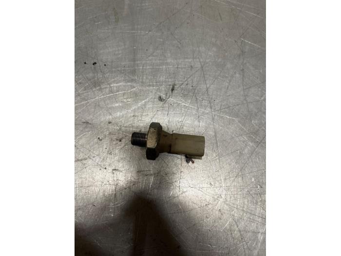 Begagnade Bränsletryckssensor Audi S4 (B8) S4 3.0 TFSI V6 24V Pris € 2,00 Marginaltabell erbjuds av TSI-Parts / Allmotorparts B.V.