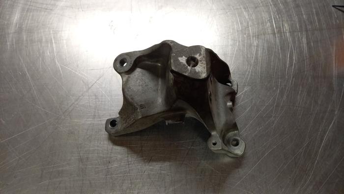 Used Engine mount Audi S6 (C7) 4.0 V8 TFSI Price € 19,00 Margin scheme offered by TSI-Parts / Allmotorparts B.V.