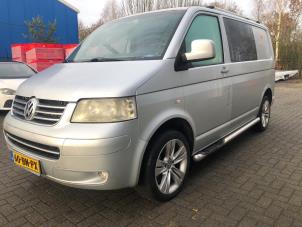 Używane Ekran lewy przód Volkswagen Transporter T5 2.5 TDi Cena € 60,00 Z VAT oferowane przez TSI-Parts / Allmotorparts B.V.