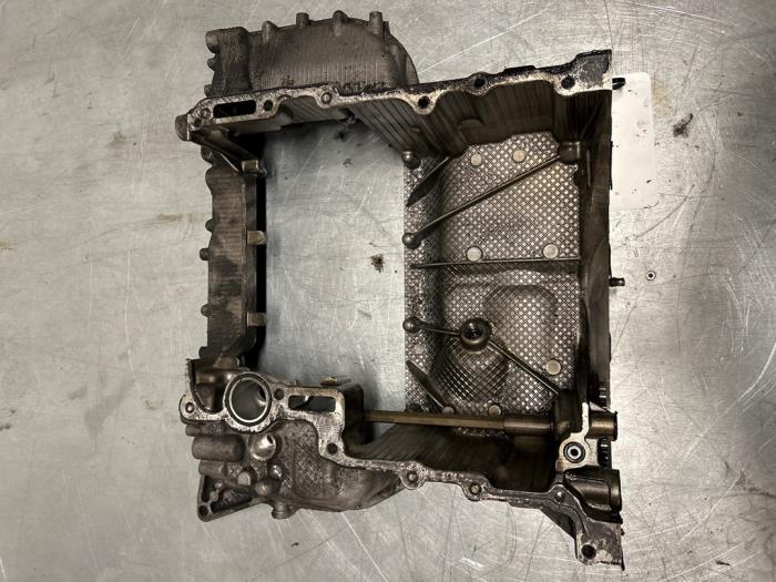 Usagé Couvercle carter Audi A8 (D4) 3.0 TDI V6 24V Quattro Prix € 124,00 Règlement à la marge proposé par TSI-Parts / Allmotorparts B.V.