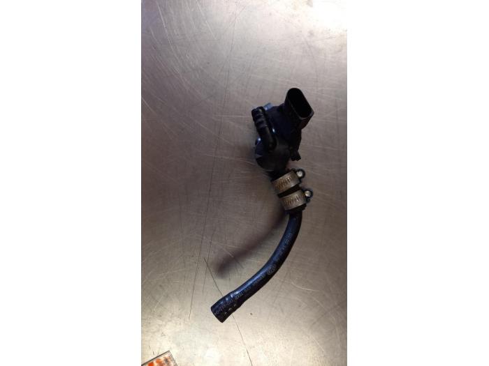 Begagnade Bränsletryckssensor Audi A3 (8P1) 2.0 16V FSI Pris € 13,00 Marginaltabell erbjuds av TSI-Parts / Allmotorparts B.V.
