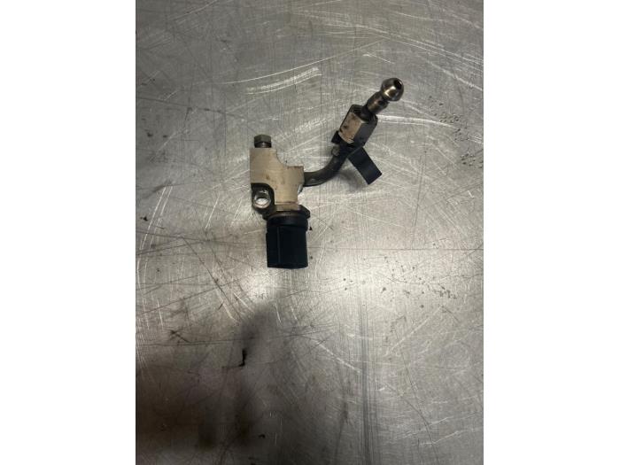 Usagé Conduit de carburant Audi A8 (D3) 4.2 V8 40V FSI Quattro Prix € 41,00 Règlement à la marge proposé par TSI-Parts / Allmotorparts B.V.