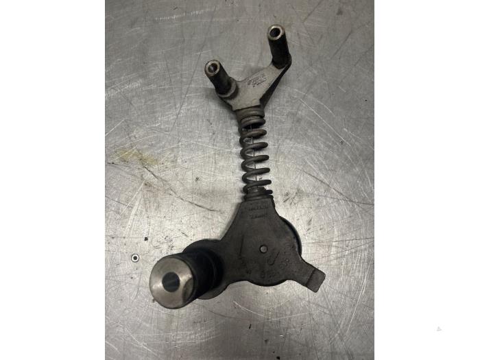 Usados Rodillo tensor correa múltiple Audi A4 (B6) 3.0 V6 30V Quattro Precio € 41,00 Norma de margen ofrecido por TSI-Parts / Allmotorparts B.V.