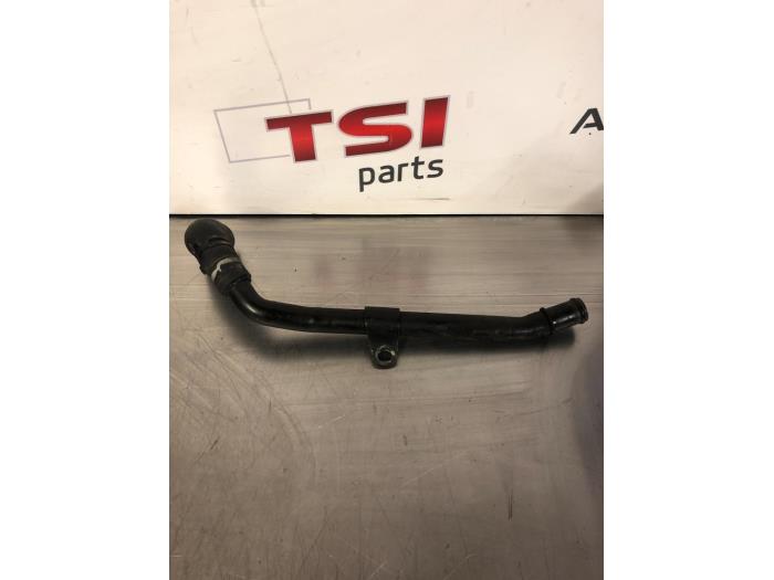 Begagnade Vattenrör Audi A4 (B7) 2.0 TFSI 20V Quattro Pris € 12,00 Marginaltabell erbjuds av TSI-Parts / Allmotorparts B.V.