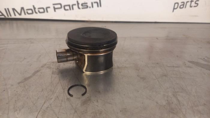 Used Piston Volkswagen Polo V (6R) 1.2 TSI Price € 70,00 Margin scheme offered by TSI-Parts / Allmotorparts B.V.