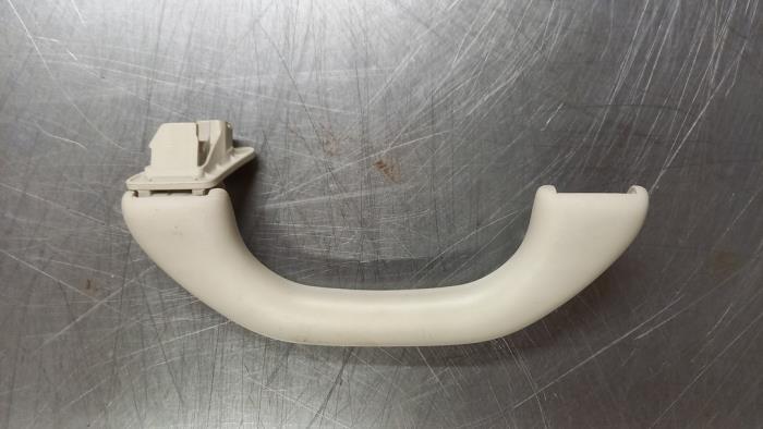 Gebrauchte Handgriff Volkswagen Passat Variant (365) 1.4 TSI 16V Preis € 10,00 Margenregelung angeboten von TSI-Parts / Allmotorparts B.V.