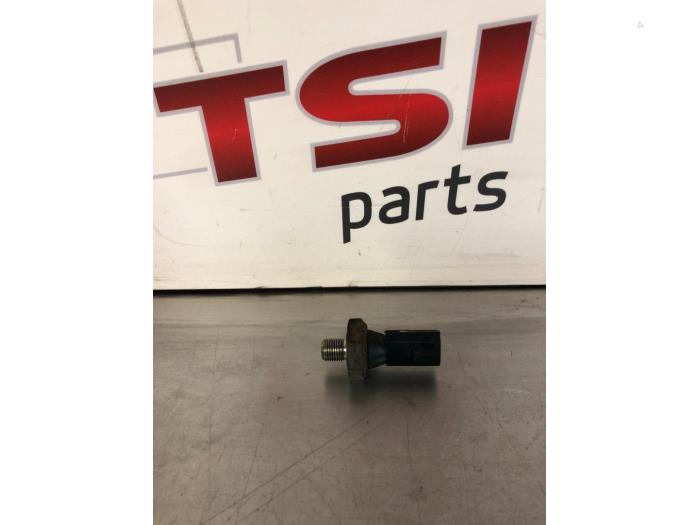 Begagnade Oljetryckssensor Volkswagen Golf Plus (5M1/1KP) 1.4 TSI 160 16V Pris € 12,00 Marginaltabell erbjuds av TSI-Parts / Allmotorparts B.V.