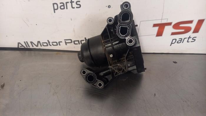 Gebrauchte Ölfiltergehäuse Audi A1 (8X1/8XK) 1.6 TDI 16V Preis € 50,00 Margenregelung angeboten von TSI-Parts / Allmotorparts B.V.