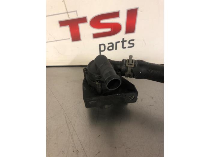 Begagnade Extra vattenpump Audi A6 (C6) 3.0 V6 24V TFSI Quattro Pris € 37,00 Marginaltabell erbjuds av TSI-Parts / Allmotorparts B.V.