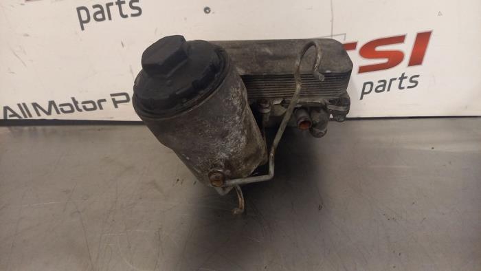 Gebrauchte Ölfiltergehäuse Volkswagen Transporter/Caravelle T5 2.5 TDi 4Motion Preis € 58,00 Margenregelung angeboten von TSI-Parts / Allmotorparts B.V.