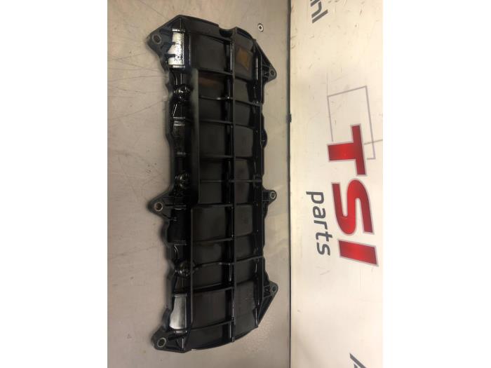 Usagé Couvercle carter Audi S6 Avant (C7) 4.0 V8 TFSI Prix € 10,00 Règlement à la marge proposé par TSI-Parts / Allmotorparts B.V.