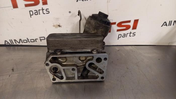 Gebrauchte Ölfiltergehäuse Volkswagen Transporter T5 2.5 TDi Preis € 58,00 Margenregelung angeboten von TSI-Parts / Allmotorparts B.V.