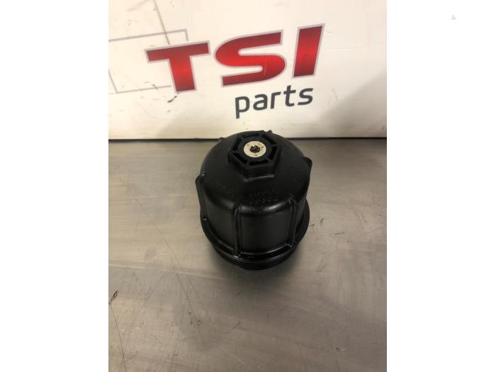 Gebrauchte Ölfilter Deckel Audi S6 Avant (C7) 4.0 V8 TFSI Preis € 17,00 Margenregelung angeboten von TSI-Parts / Allmotorparts B.V.