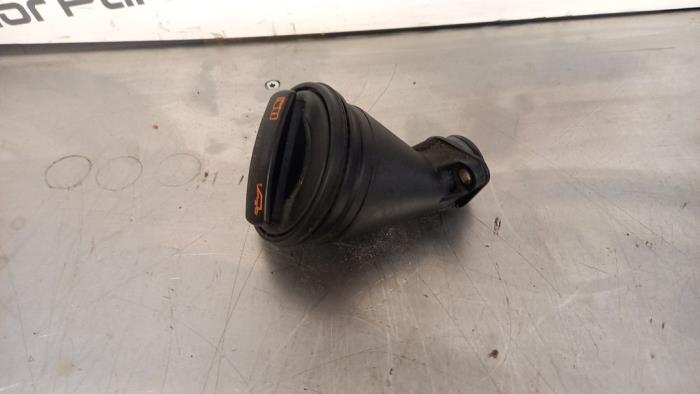 Begagnade Oljepåfyllningsrör Audi RS 6 Avant (C7) 4.0 V8 TFSI 32V Pris € 10,00 Marginaltabell erbjuds av TSI-Parts / Allmotorparts B.V.