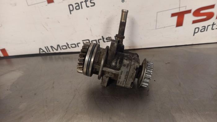 Gebrauchte Lenkkraftverstärker Pumpe Volkswagen Transporter T5 2.5 TDi Preis € 58,00 Margenregelung angeboten von TSI-Parts / Allmotorparts B.V.