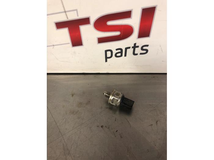 Begagnade Bränsletryckssensor Audi SQ5 (FYB/FYG) 3.0 TFSI V6 24V Pris € 33,00 Marginaltabell erbjuds av TSI-Parts / Allmotorparts B.V.