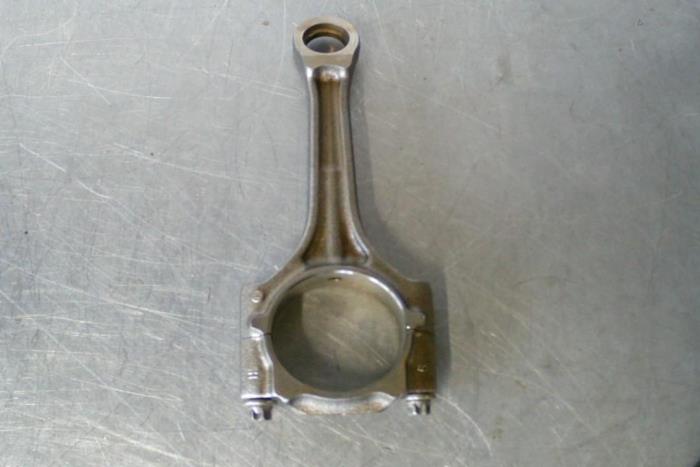 Usados Biela Volkswagen Golf V (1K1) 2.0 GTI 16V Precio € 33,00 Norma de margen ofrecido por TSI-Parts / Allmotorparts B.V.