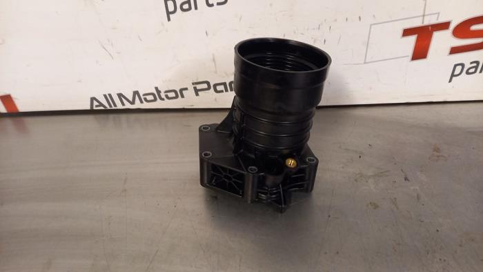 Gebrauchte Ölfiltergehäuse Audi A8 (D5) 3.0 V6 24V 55 TFSI Mild Hybrid Quattro Preis € 40,00 Margenregelung angeboten von TSI-Parts / Allmotorparts B.V.