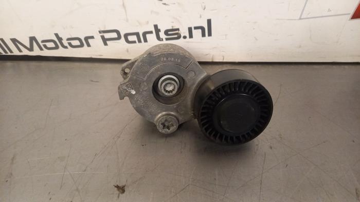Usados Rodillo tensor correa múltiple Audi A6 (C7) 3.0 TDI V6 24V Quattro Precio € 19,00 Norma de margen ofrecido por TSI-Parts / Allmotorparts B.V.