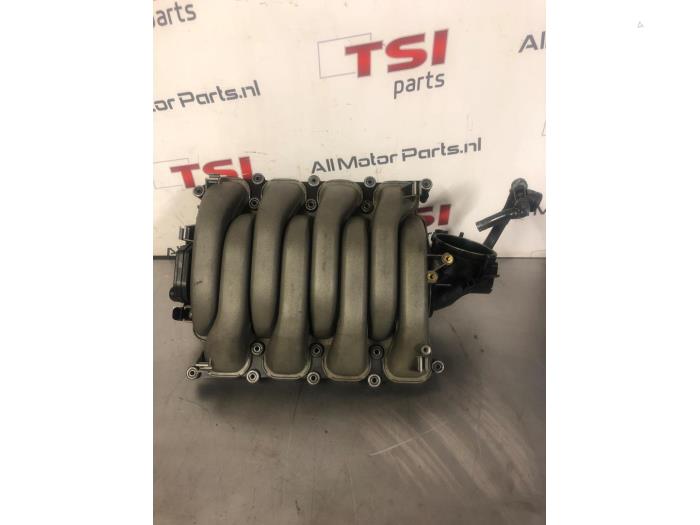 Begagnade Insugsrör Audi A8 (D3) 4.2 V8 40V FSI Quattro Pris € 247,93 Marginaltabell erbjuds av TSI-Parts / Allmotorparts B.V.