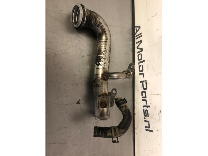 Begagnade Vattenrör Mercedes C Estate (S205) C-200 2.0 Turbo 16V EQ Boost Pris € 25,00 Marginaltabell erbjuds av TSI-Parts / Allmotorparts B.V.