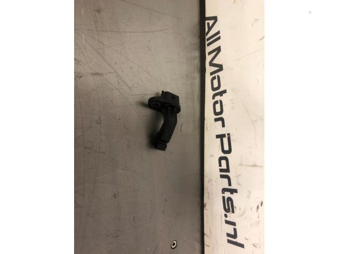 Gebrauchte Kurbelwelle Sensor Mercedes C Estate (S205) C-200 2.0 Turbo 16V EQ Boost Preis € 17,00 Margenregelung angeboten von TSI-Parts / Allmotorparts B.V.
