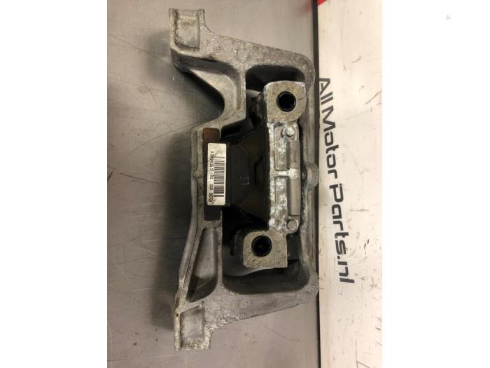 Used Engine mount Mercedes B (W246/W242) 1.6 B-200 BlueEFFICIENCY Turbo 16V Price € 25,00 Margin scheme offered by TSI-Parts / Allmotorparts B.V.