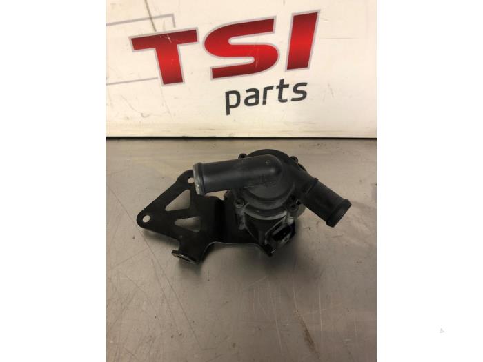Begagnade Extra vattenpump Audi S6 (C7) 4.0 V8 TFSI Pris € 33,00 Marginaltabell erbjuds av TSI-Parts / Allmotorparts B.V.