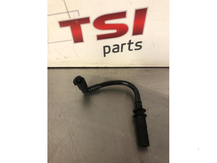 Usagé Conduit (divers) Mercedes B (W246/W242) 1.6 B-200 BlueEFFICIENCY Turbo 16V Prix € 8,00 Règlement à la marge proposé par TSI-Parts / Allmotorparts B.V.