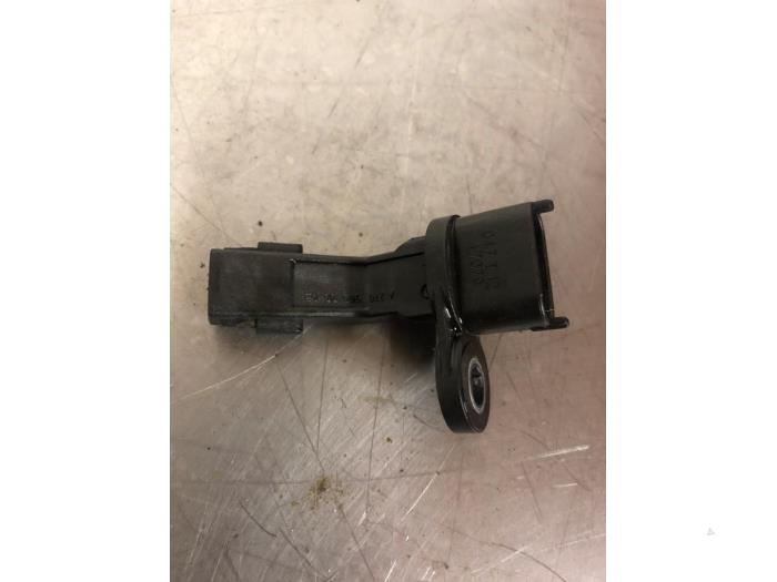 Begagnade Vevaxelsensor Mercedes B (W246/W242) 1.6 B-200 BlueEFFICIENCY Turbo 16V Pris € 25,00 Marginaltabell erbjuds av TSI-Parts / Allmotorparts B.V.