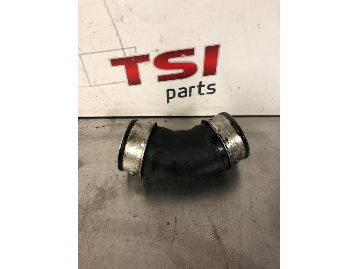 Gebrauchte Intercooler Schlauch Volkswagen Transporter T5 2.5 TDi Preis € 21,00 Margenregelung angeboten von TSI-Parts / Allmotorparts B.V.