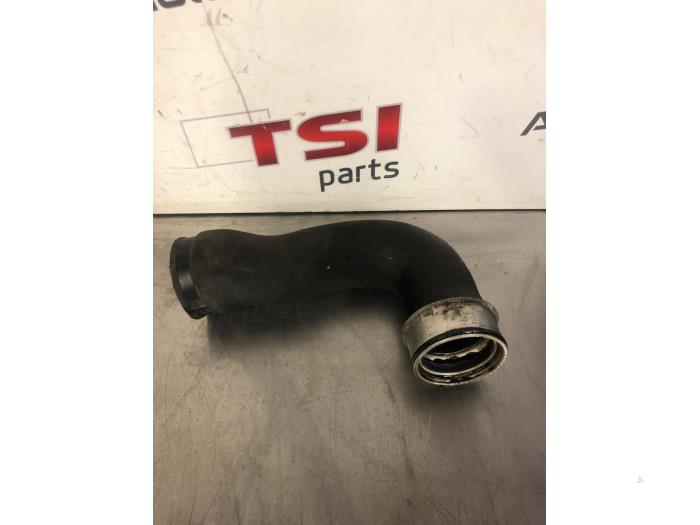 Usagé Tuyau intercooler Volkswagen Golf VIII (CD1) 2.0 GTI Clubsport 16V Prix € 12,50 Règlement à la marge proposé par TSI-Parts / Allmotorparts B.V.
