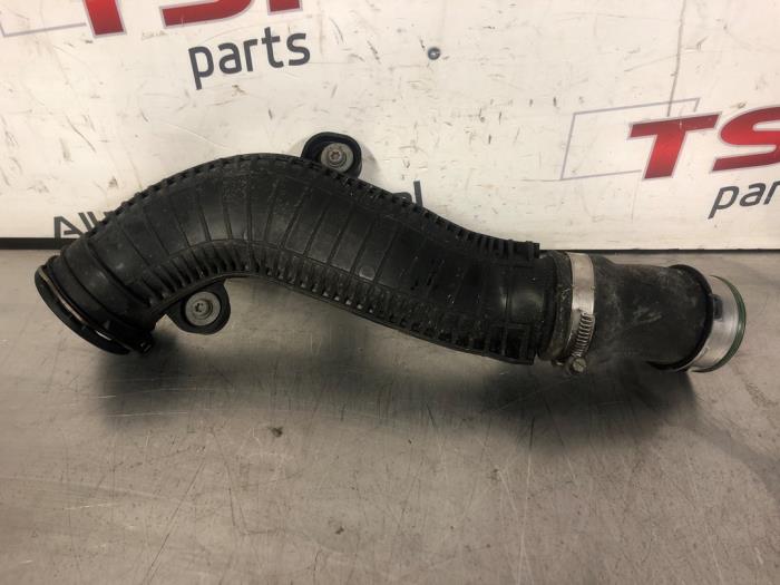 Usagé Tube intercooler Volkswagen Golf VIII (CD1) 2.0 GTI Clubsport 16V Prix € 12,50 Règlement à la marge proposé par TSI-Parts / Allmotorparts B.V.