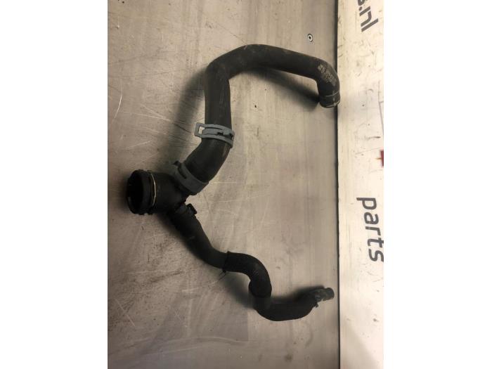 Begagnade Vattenrör Volkswagen Golf VIII (CD1) 2.0 GTI Clubsport 16V Pris € 17,00 Marginaltabell erbjuds av TSI-Parts / Allmotorparts B.V.