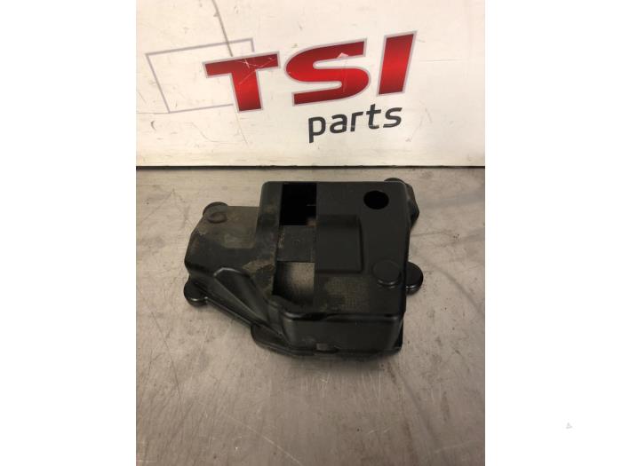 Usagé Ventilation carter Volkswagen Golf VII (AUA) 1.4 TSI 16V Prix € 9,50 Règlement à la marge proposé par TSI-Parts / Allmotorparts B.V.