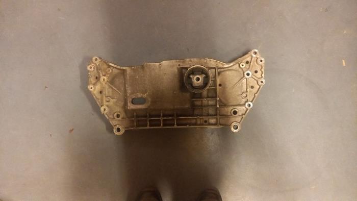 Usados Subchasis Seat Leon (1P1) 2.0 TFSI Cupra 16V Precio € 33,00 Norma de margen ofrecido por TSI-Parts / Allmotorparts B.V.