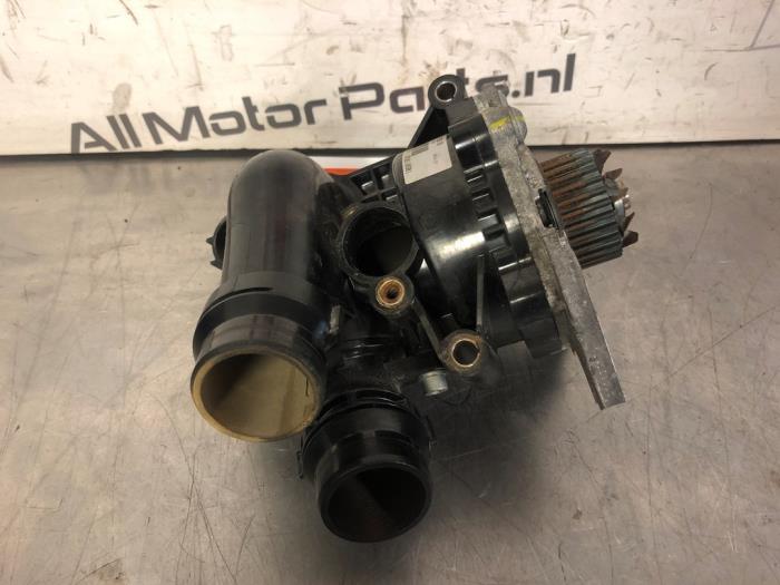 Begagnade Vattenpump Volkswagen Golf VI (5K1) 2.0 GTI 16V Pris € 41,00 Marginaltabell erbjuds av TSI-Parts / Allmotorparts B.V.